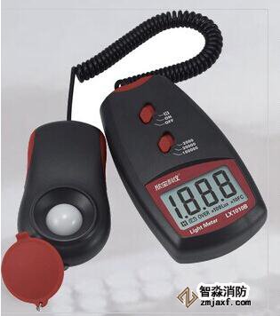 數(shù)字照度計(jì)量程不小于2000lx；精度：±5％